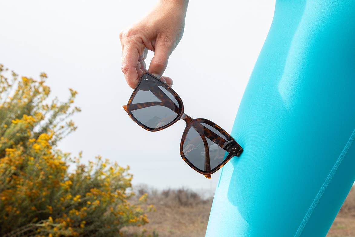 Jules -  Walnut Tortoise / Smoke Polarized Lens