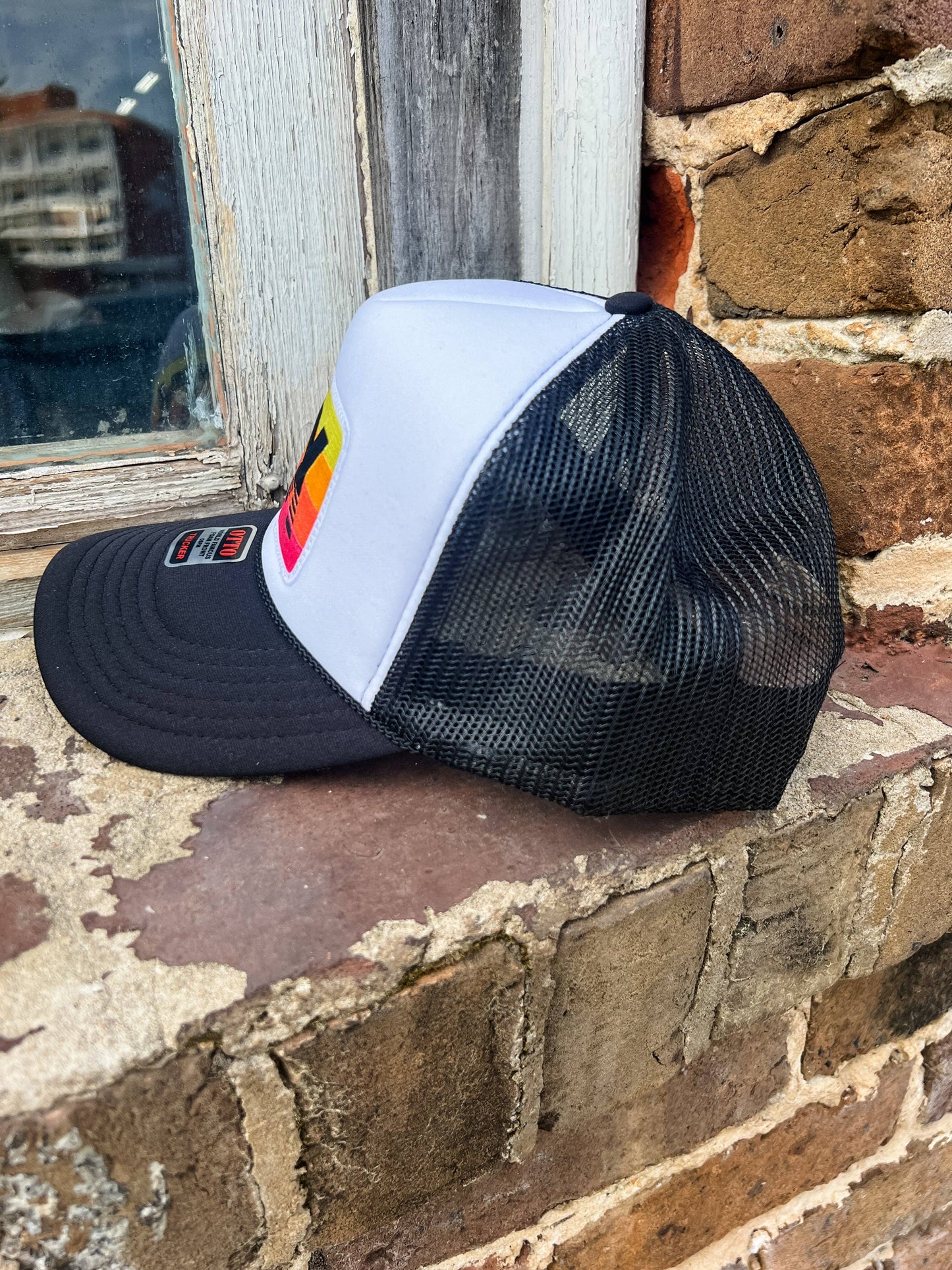 TX Horizon Patch Foam Trucker - Black/White